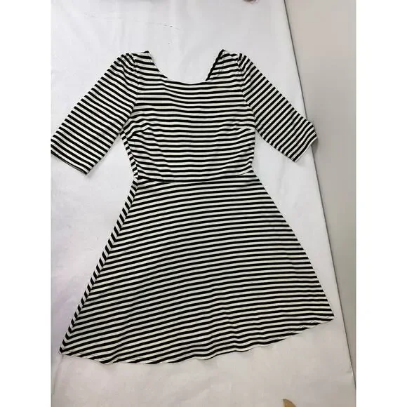 Pixley Kathy Dress Black & Cream Stripes Stretch A-Line Fit & Flare V-Back Large - Picture 8 of 8